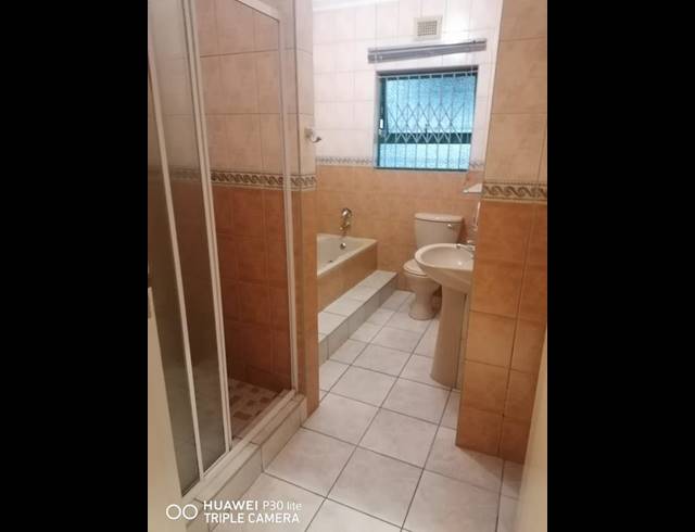 4 BEDROOM HOUSE FOR SALE IN BRACKENHAM